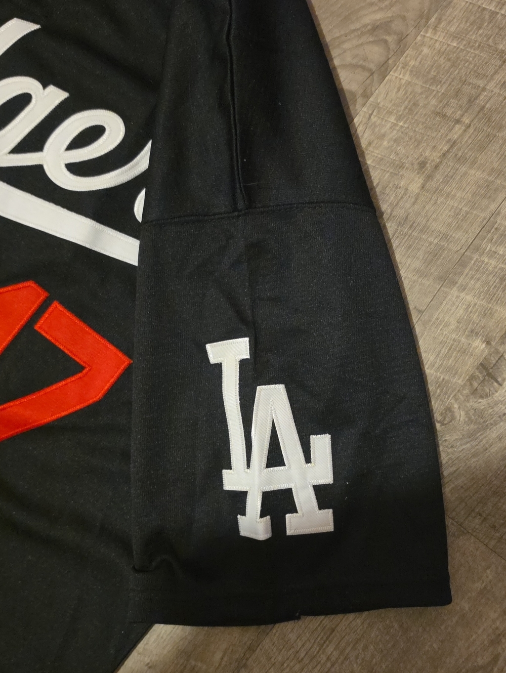 Nike Dodgers Black Baseball Jersey with Red Number 17 - Picture 5 of 7